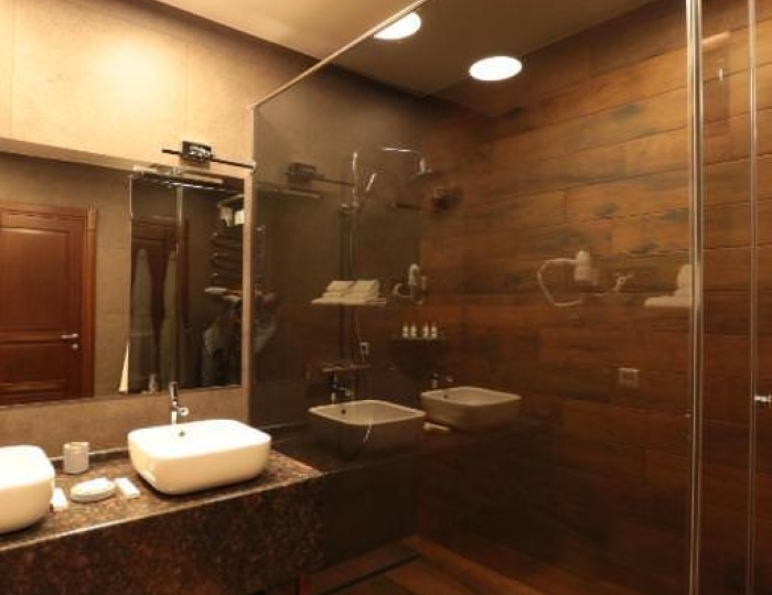 Номер люкс с 1 двуспальной кроватью с видом на бассейн - Отель Boutique-hotel Anana / Анана Сухум